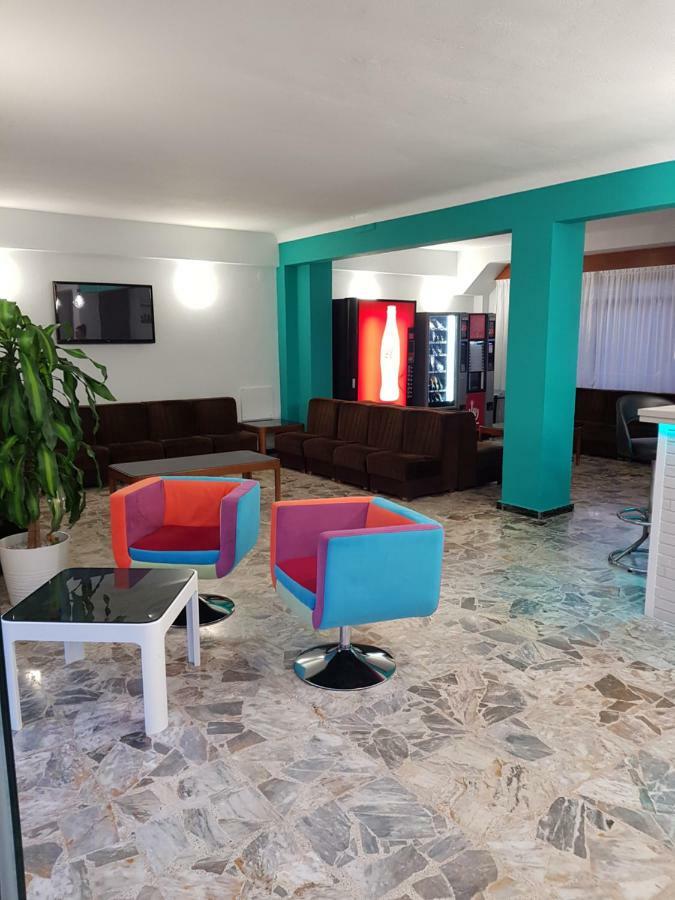 Hostal Rosi Ларедо Экстерьер фото